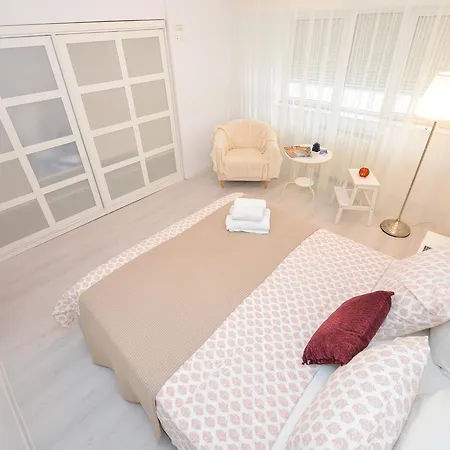 White Paradise Ultra Central Appartement Boekarest